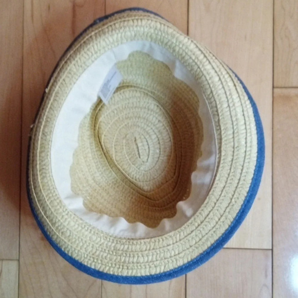 Paper hat with blue ribbon trim baby size 6-12 months - Picture 5 of 6